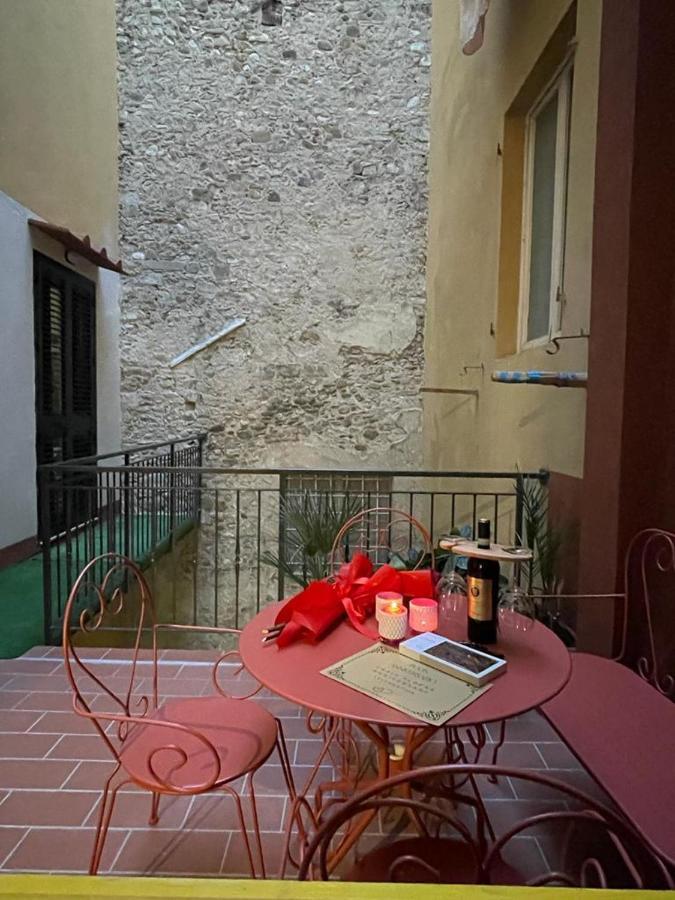 Suite Stylish & Cozy Apartment In The Heart Of Флоренция Экстерьер фото