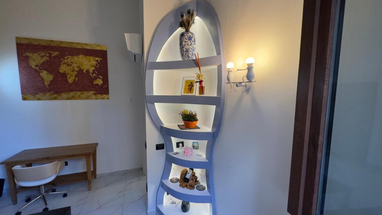 Suite Stylish & Cozy Apartment In The Heart Of Флоренция Экстерьер фото