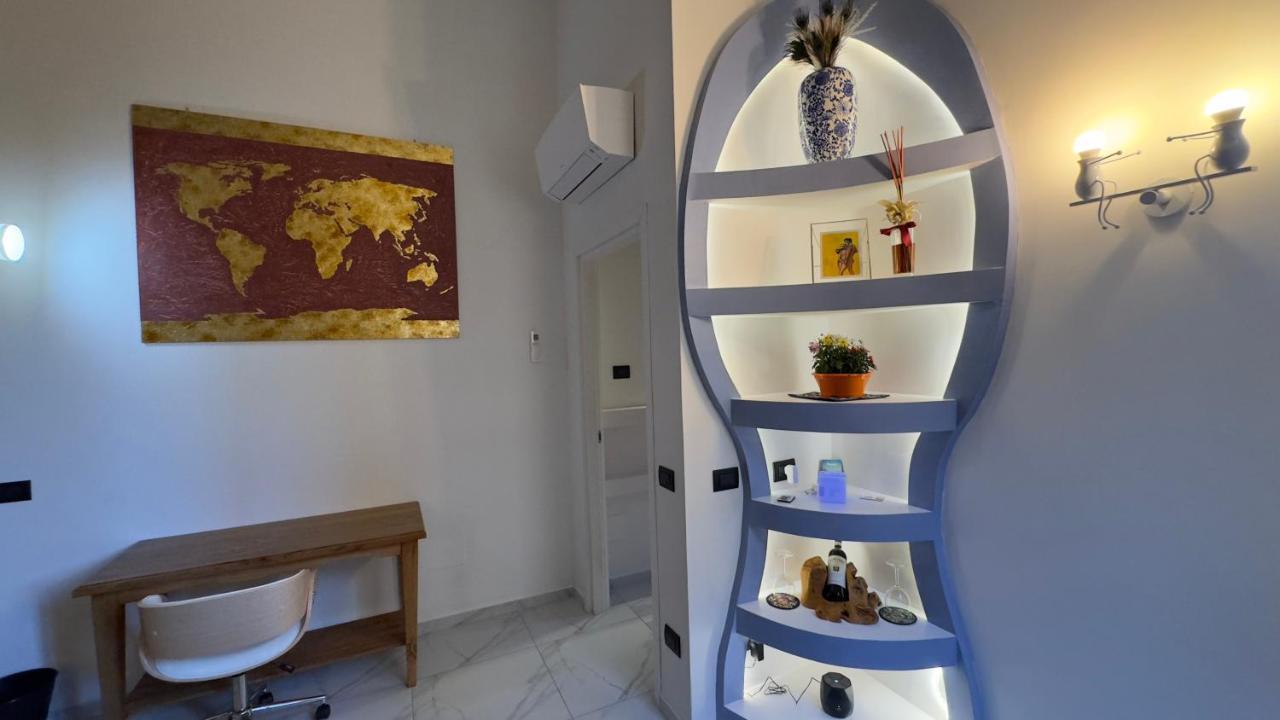 Suite Stylish & Cozy Apartment In The Heart Of Флоренция Экстерьер фото