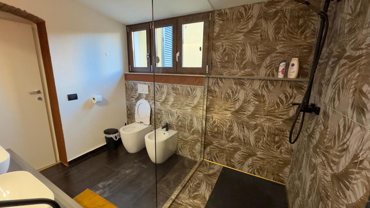 Suite Stylish & Cozy Apartment In The Heart Of Флоренция Экстерьер фото